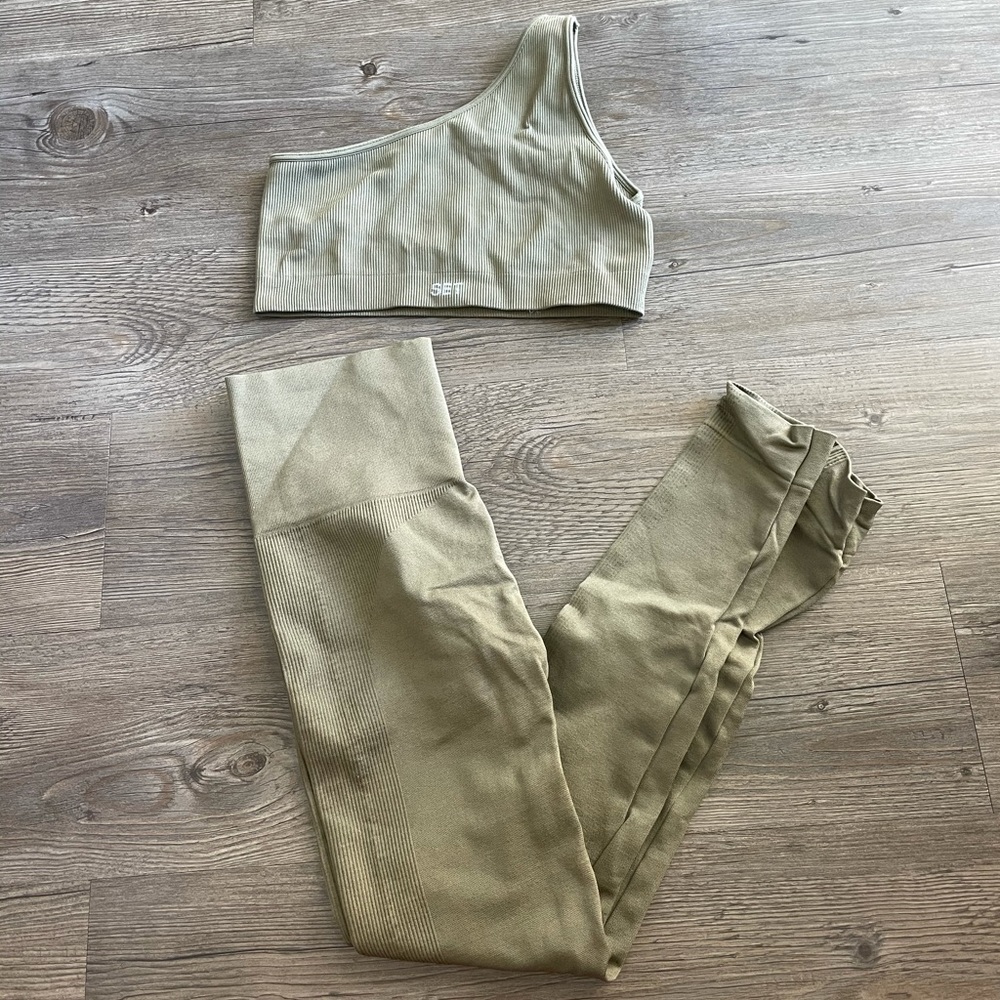 Cactus Set Active Leggings + Bra
